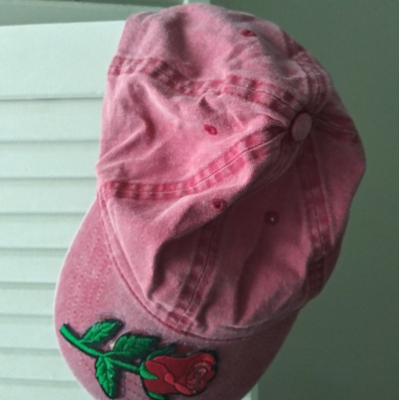 CUSTOMIZED RED BASEBALL CAP - Picture 1 of 2